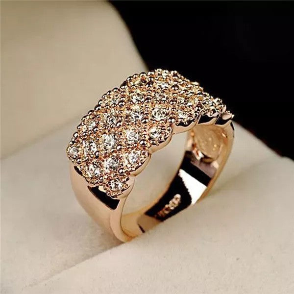 Women Luxurious Geometric Alloy Czech Diamond Ring