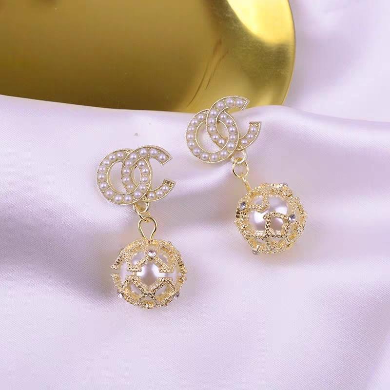 Ladies Silver Needle Designer Fashion Pearl Earrings